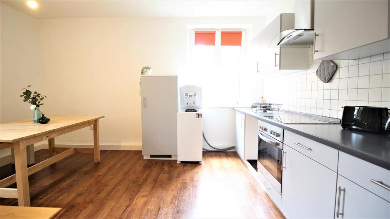 Appartement Zentral Wohnen - Inkl. Privatem Stellplatz à Wurtzbourg Extérieur photo